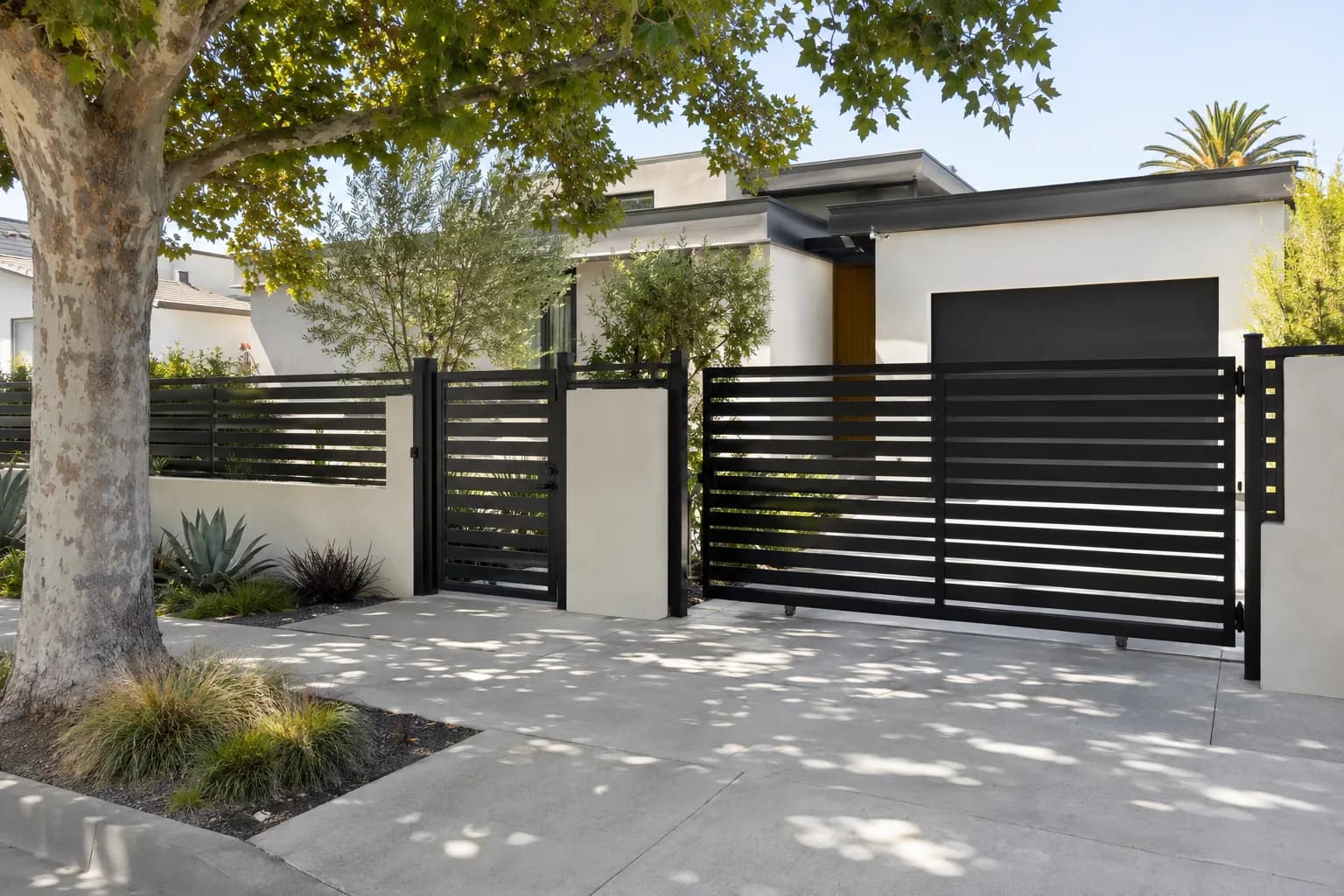 Garage door and gate service in Temple City, California